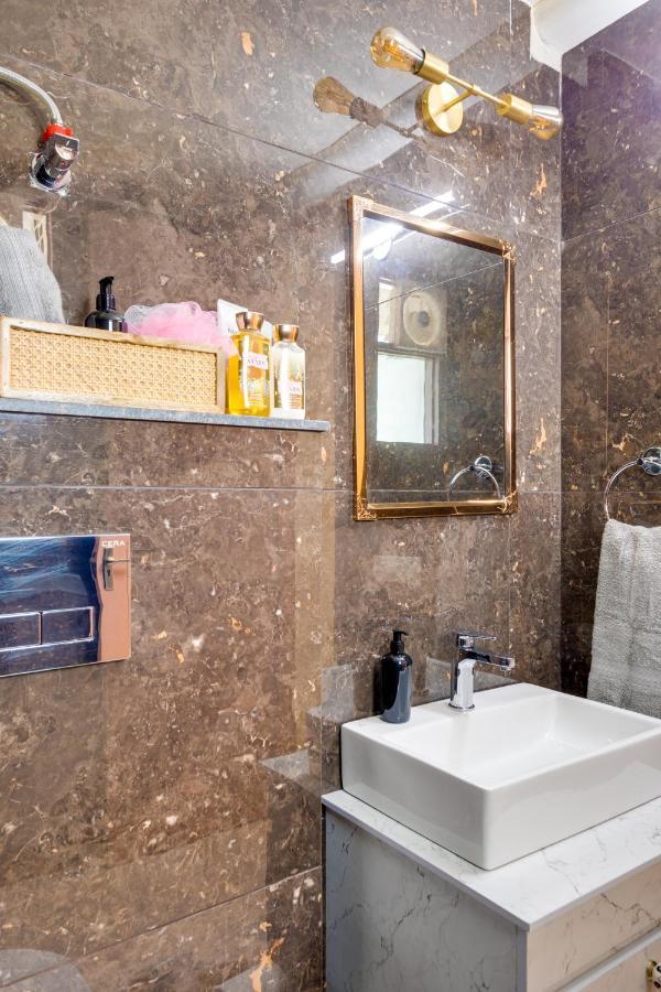 Maison 42- Onetreestays Gurgaon Bagian luar foto